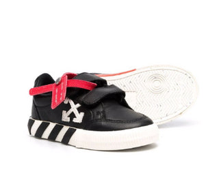 Off-White Sneakers Vulcanized OGIA003F con strappi