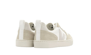 Veja Sneakers  CX0703426C con lacci