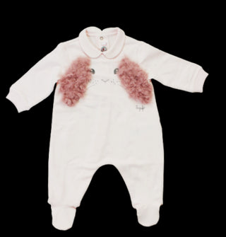 Der Eulen-Strampler a21tp276m wird auf der Rückseite befestigt