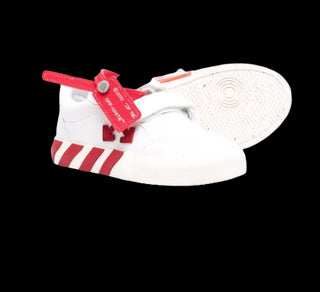 Off-White Vulcanized OBLA006F sneakers with tears