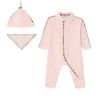 Burberry Tutina Rosa In Cotone Con Cappellino E Bavaglino 8119822 Per Neonata